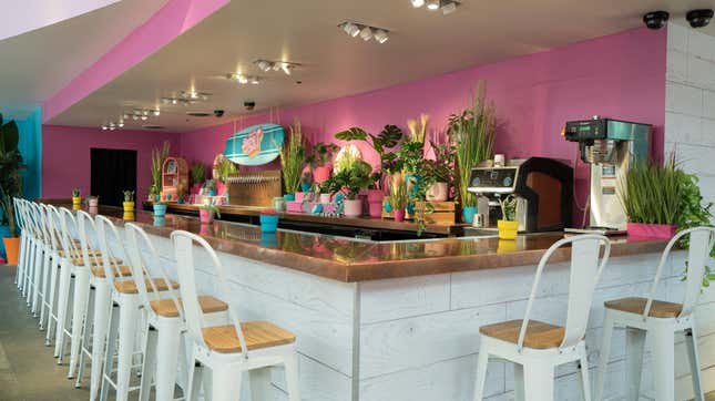Image for article titled What People Are Saying About the Malibu Barbie Cafe