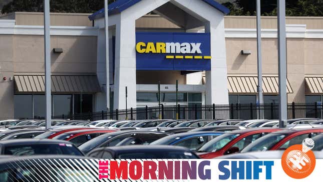 Image of CarMax dealership and parking lot