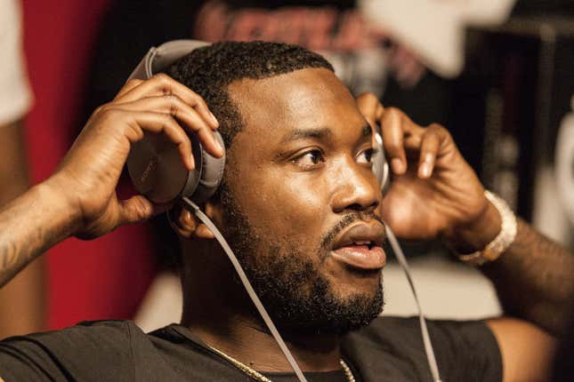 Image for article titled Meek Mill Pays the Bail of 20 Philadelphia Women Just in Time for the Holidays