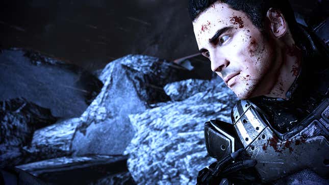 Kaidan ist nach einem Kampf blutig und verletzt und sieht Shepard aus dem Off traurig an.