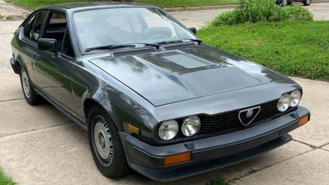 Image for article titled Alfa Romeo GTV6, Toyota FJ Cruiser, Honda Beat: The Dopest Cars I Found For Sale Online