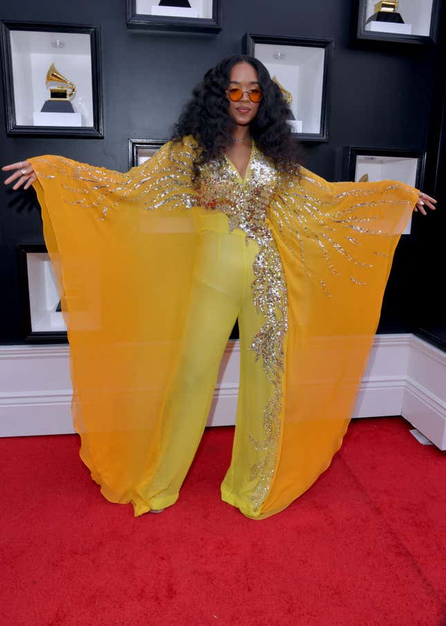 Image for article titled Grammys 2022: Red Carpet Looks