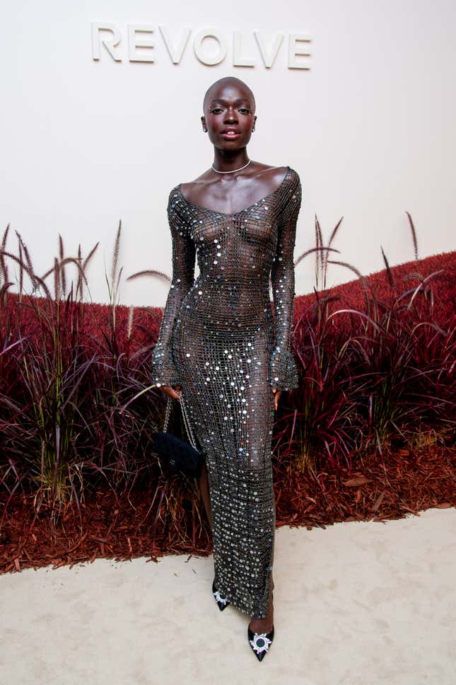 Image for article titled New York Fashion Week 2022: All the Chic Fits, Concerning Trends, and Despicable Copycats