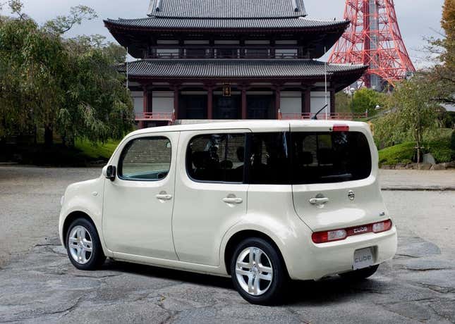 Image for article titled These Are The Weirdest Car Windows Ever Built