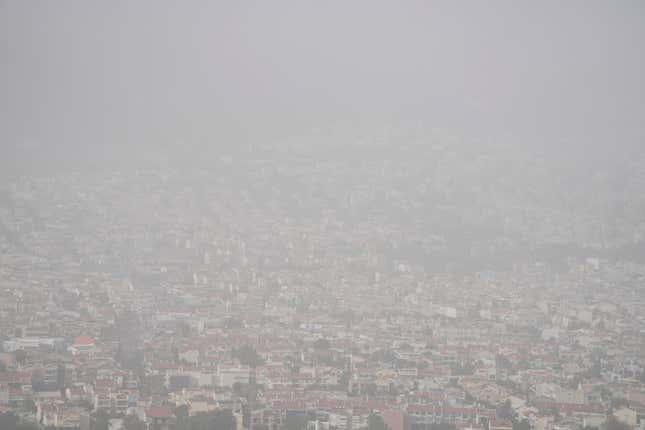 Image for article titled Photos: Hellish Dust Storm in Greece Leaves Athens Dark Orange
