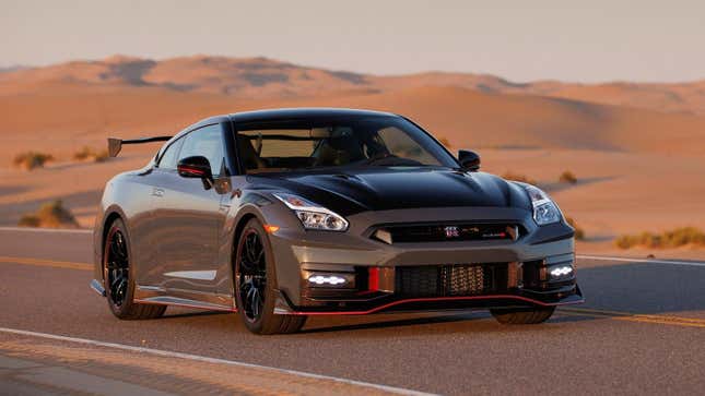 Nissan GT-R