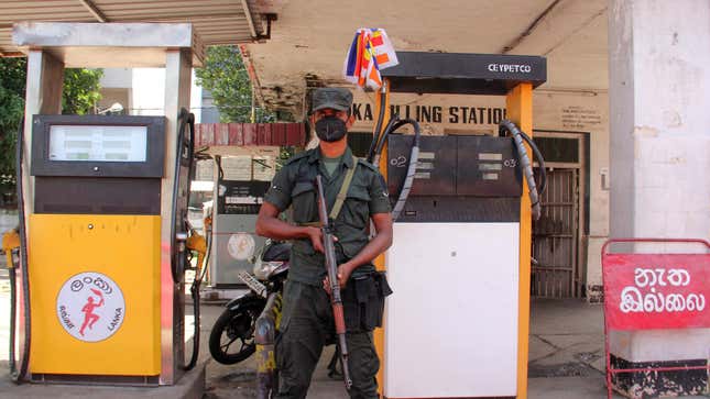 Image for article titled Sri Lanka Is Running on Empty, Less Than a Day of Fuel Left