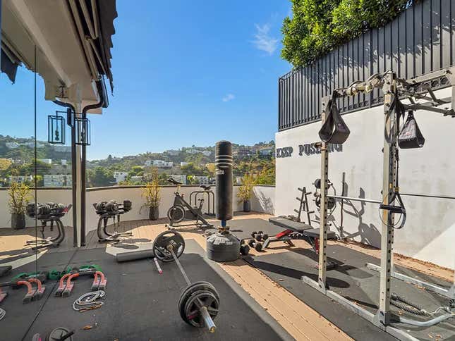 Image for article titled A Look Inside Tiktok Fave— Bill Withers&#39; Newly Sold $3.37 Million Hollywood Hills Home