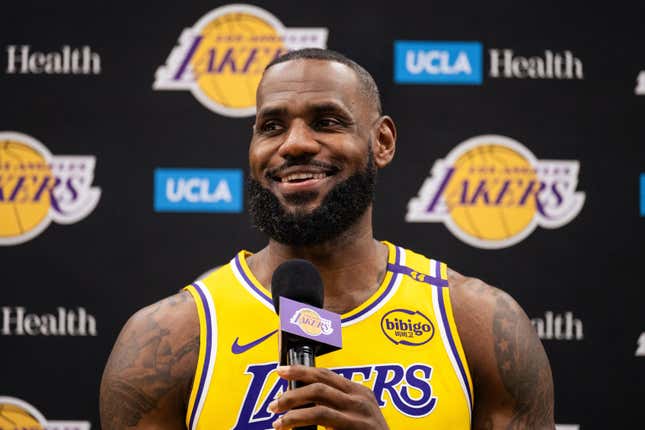 September 30 2024, USA, El Segundo: Basketball, NBA, Media Day, Los Angeles Lakers: LeBron James answers questions during a press conference. 