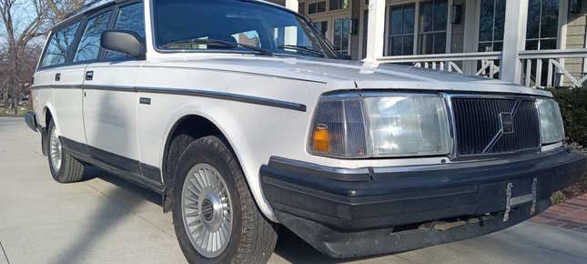 Image for article titled At $10,500, Is This 1986 Volvo 240 Wagon A Sensible Deal?