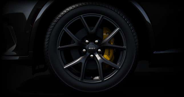 An image of the forged 20-inch satin black wheels on the AlcHEMI package.