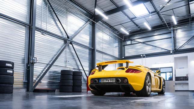 Image for article titled Porsche And Michelin Built A Brand New Tire For A 20-Year-Old Supercar