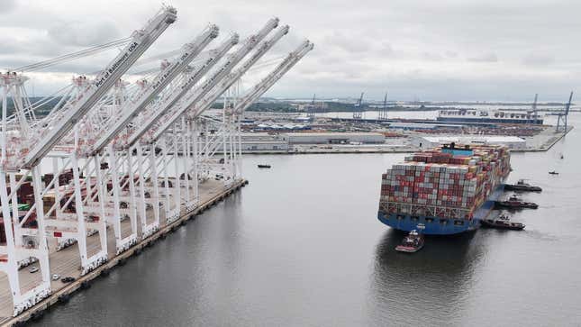 A photo of the Dali ship returning to port in Baltimore. 