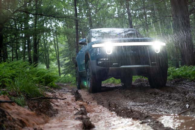 Image for article titled Just a Ton of Photos I Took of the Rivian R1S in the Rainy Catskills