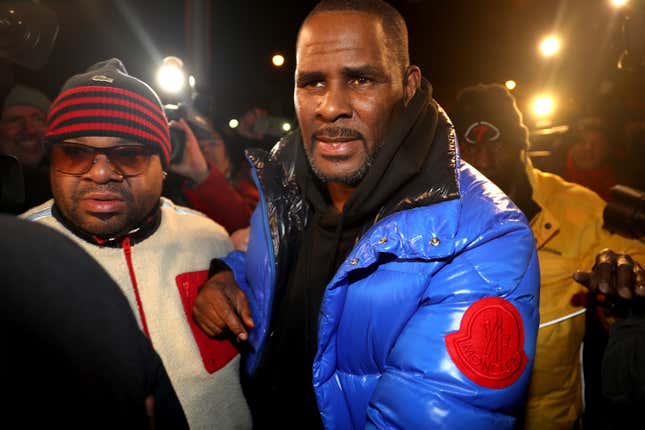 R. Kelly turns himself in at 1st District Chicago police headquarters on Feb. 22, 2019. 