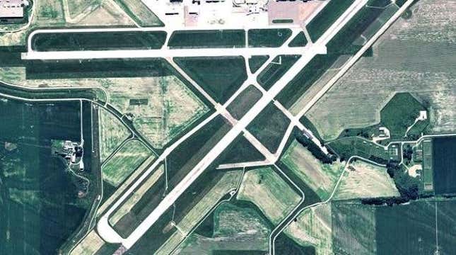 An aerial photo of Sioux Gateway Airport. 