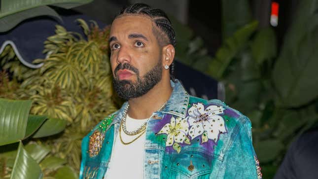 Image for article titled Drake Goes Full Karen By Filing Legal Action Over Kendrick&#39;s &#39;Not Like Us,&#39; and Black Twitter is Having a Time