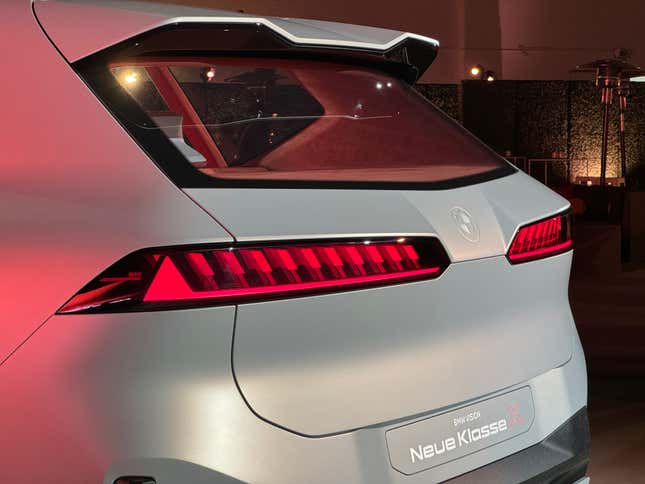 Rear end details of the BMW Vision Neue Klasse X concept