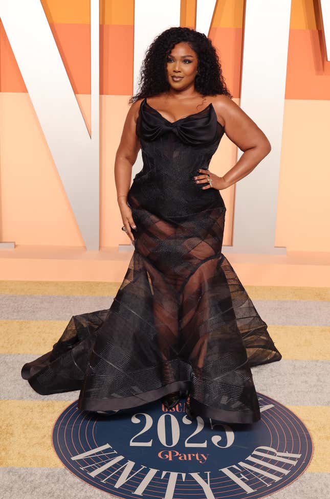 Lizzo attends the 2025 Vanity Fair Oscar Party Hosted By Radhika Jones at Wallis Annenberg Center for the Performing Arts on March 02, 2025 in Beverly Hills, California.