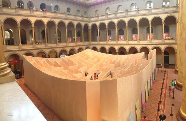 Image for article titled The genius of building a maze at a city’s center