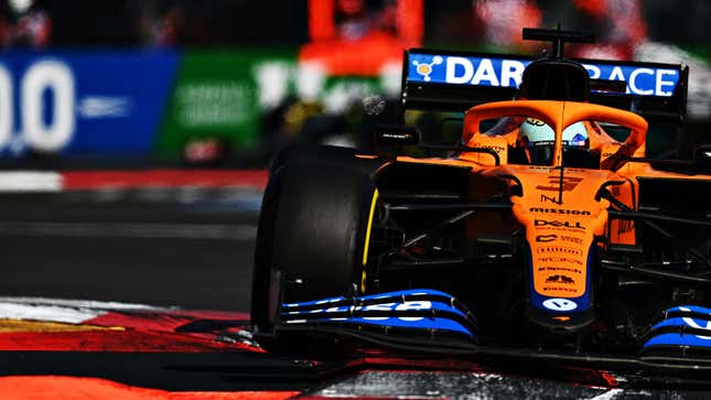 Daniel Ricciardo driving his McLaren F1 car in Mexico 