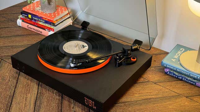 a photo of the jbl spinner bt