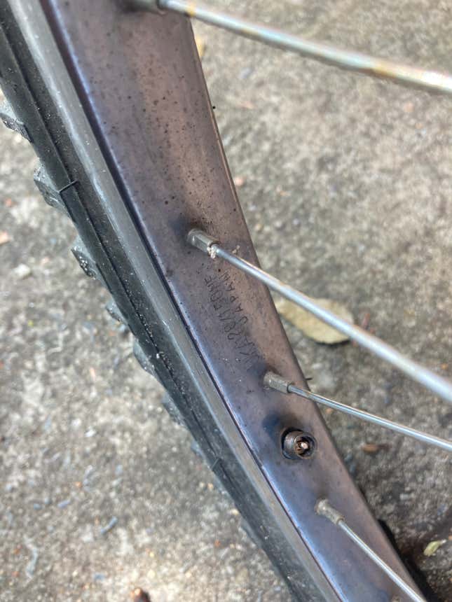 Image for article titled I Am Dumping Money Into A Trash Bike Because It Has The Weirdest, Coolest Brakes I've Ever Seen