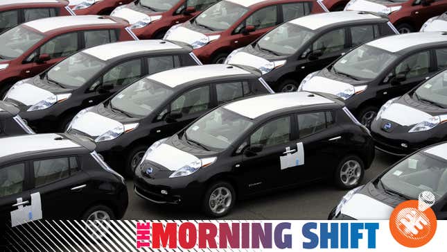 Nissan Leaf, electronic vechiles, queue to be loaded onto a freighter at its Oppama factory in Yokosuka, some 40-kilometre south of Tokyo on April 22, 2011. AFP PHOTO / TOSHIFUMI KITAMURA
