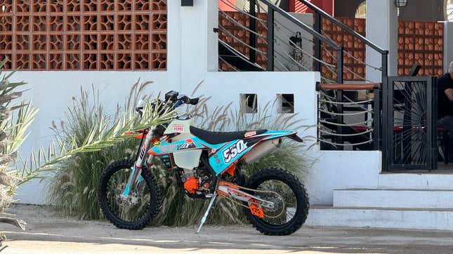 Imagen para el artículo titulado Aquí está todo lo interesante que vi al inicio de la Baja 1000