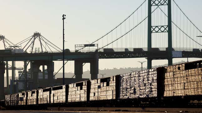 Image for article titled Biden Asks Congress to Force Contract On Railroad Workers to Avoid Strike