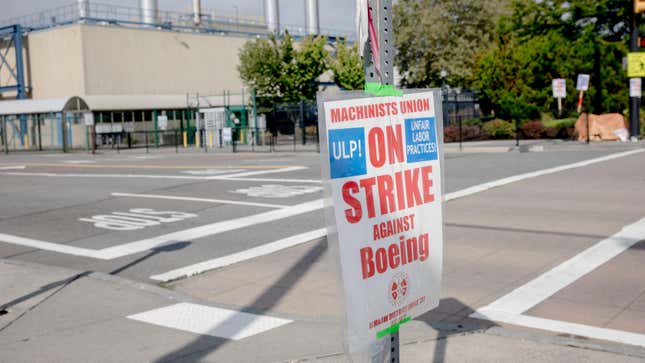 A Boeing strike picket sign