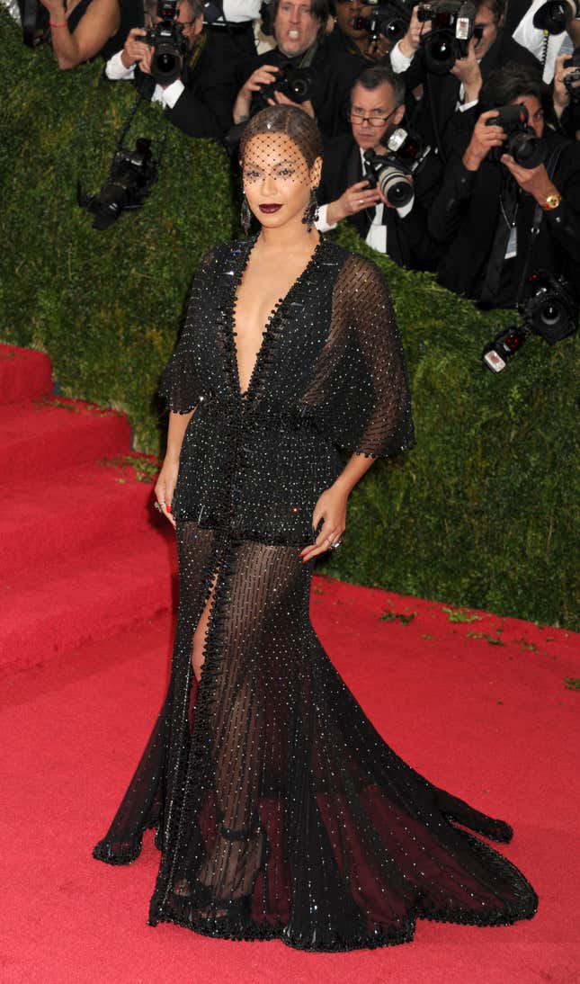 Image for article titled All the Times Beyoncé Slayed the Red Carpet