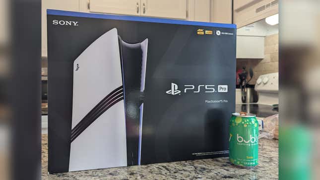 Abriendo la caja de la PS5 Pro