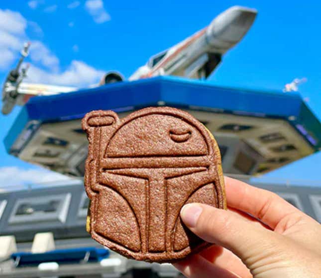 Image for article titled All the Out of This World Star Wars Snacks Coming to Disney Parks