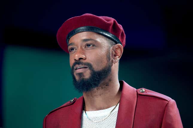 LaKeith Stanfield nimmt am 1. Juli 2023 an der Frage-und-Antwort-Runde zum Haunted Mansion beim EssenceFest 2023 in New Orleans, Louisiana, teil.