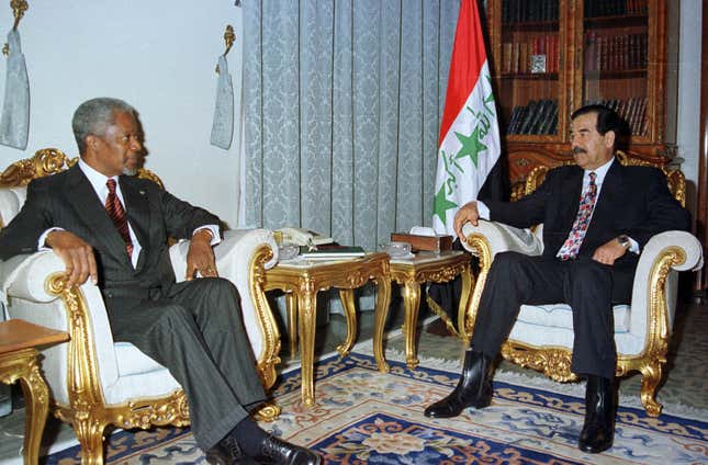 U.N. Secretary General Kofi Annan (L) and Iraq's President Saddam Hussein hold talks to defuse a crisis over United Nations weapons inspections in Iraq February 22. Annan's spokesman said after the talks he was on the verge of a breakthrough. IRAQ - RP1DRIFPRWAC