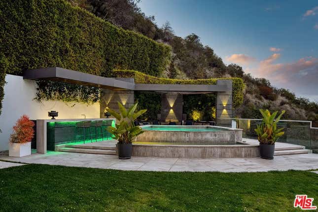 Image for article titled Take a Look Inside L.A. Reid&#39;s Unbelievable Mansion on the Market... Again