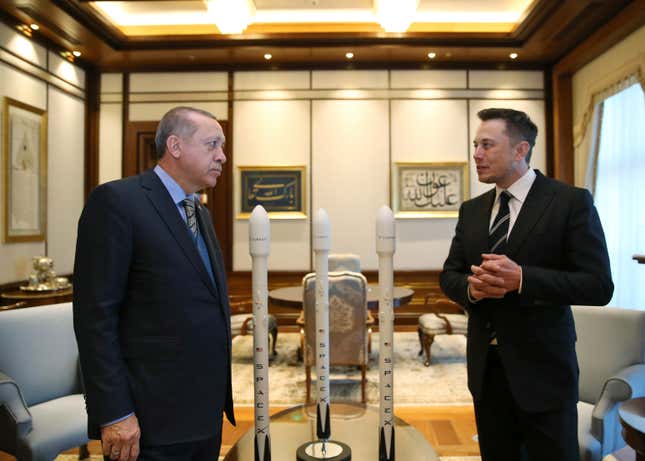 Turkey’s President Recep Tayyip Erdogan, left, talks with Elon Musk,  right, Tesla and SpaceX CEO, prior to their meeting in Ankara, Turkey,  Wednesday, Nov. 8, 2017.
