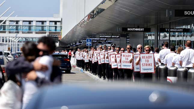 Members of the Southwest Airlines Pilots Association conducting a 2023 informational picket over contract negotiations at Los Angeles International Airport