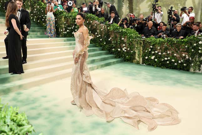 Image for article titled Who is Law Roach's Stunning New Muse Who Wore One of The Most Talked-About Met Gala Looks?