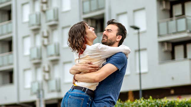 Image for article titled Experts: Most Relationships Fall Apart Moment Man Playfully Tries But Fails To Pick Up Girlfriend