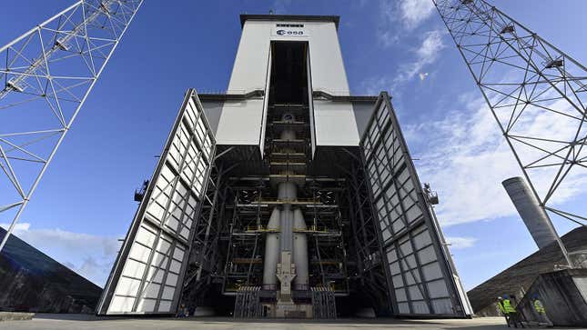 A photo of the Juice probe loaded into a rocket.
