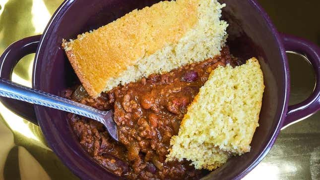 Cornbread with chili