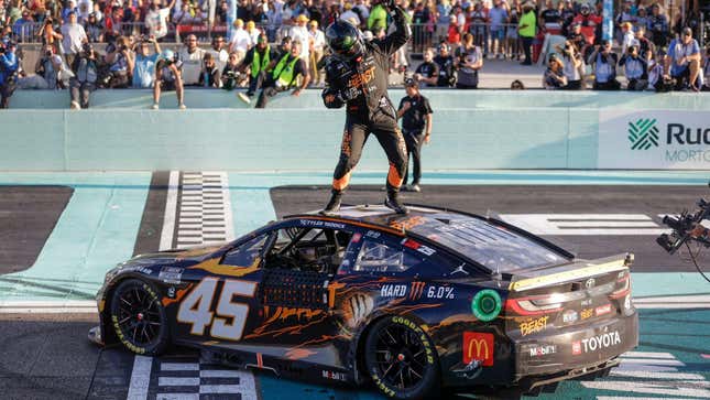 Imagen para el artículo titulado A NASCAR no le importa si el equipo de Michael Jordan estará en la parrilla en 2025