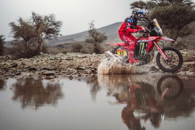 Image for article titled The Harrowing Beauty of the 2023 Dakar Rally