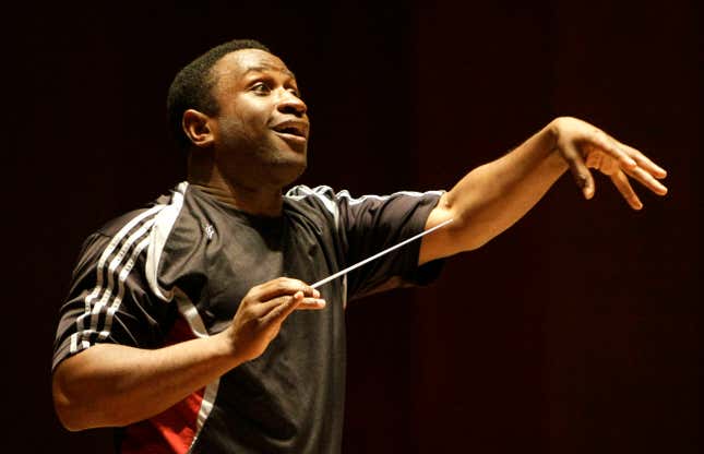 Conductor Kwame Ryan, who will lead the Houston Symphony April 3, 5, 6, rehearses with the orchestra at Jones Hall, Tuesday, April 1, 2008, in Houston. 