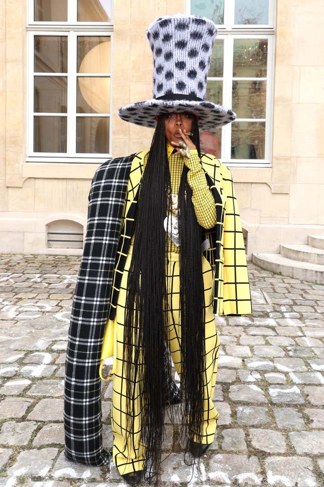 Erykah Badu besucht die Marni Womenswear-Show Frühjahr/Sommer 2024 im Rahmen der Paris Fashion Week am 27. September 2023 in Paris, Frankreich.