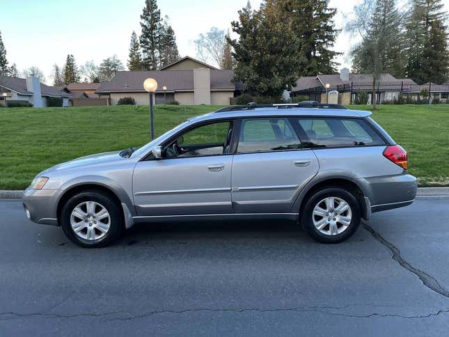 Image for article titled At $4,500, Is This 2005 Subaru Outback Limited An Upfront Deal?