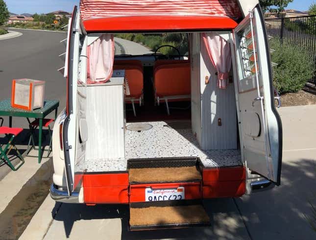 Image for article titled The Bedford CA Dormobile Was Britain's Strange Answer To The Volkswagen Camper