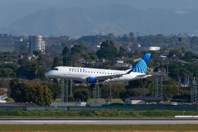 A United Airlines regional jet